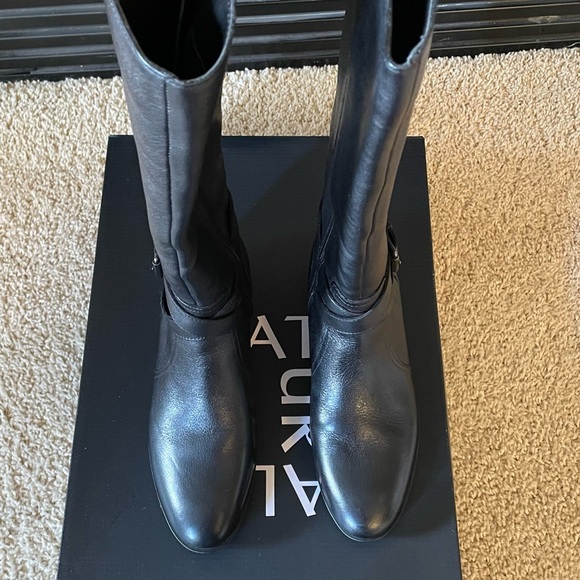 *NWT* Naturalizer Leather Knee High Riding Boots Comfortable Arch Supportive - Picture 3 of 10